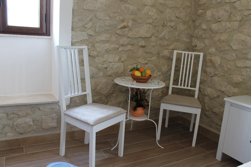 Tenuta Lanza Il Mulino Acquaviva Platani Exterior foto